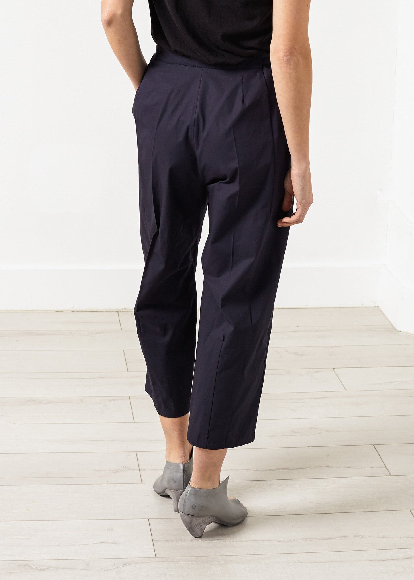 Wide Cropped Trouser in Navy