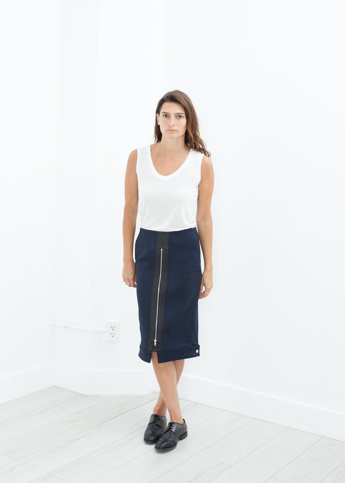 Contrast Zipper Skirt in Navy